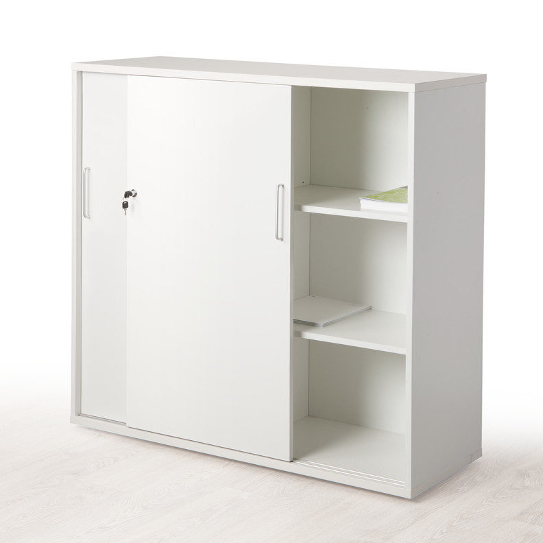 OIVAPALVELUT. Lukittava liukuovikaappi kotiin, hoivakotiin tai konttoriin, tilauksesta myös erikoiskokoja.