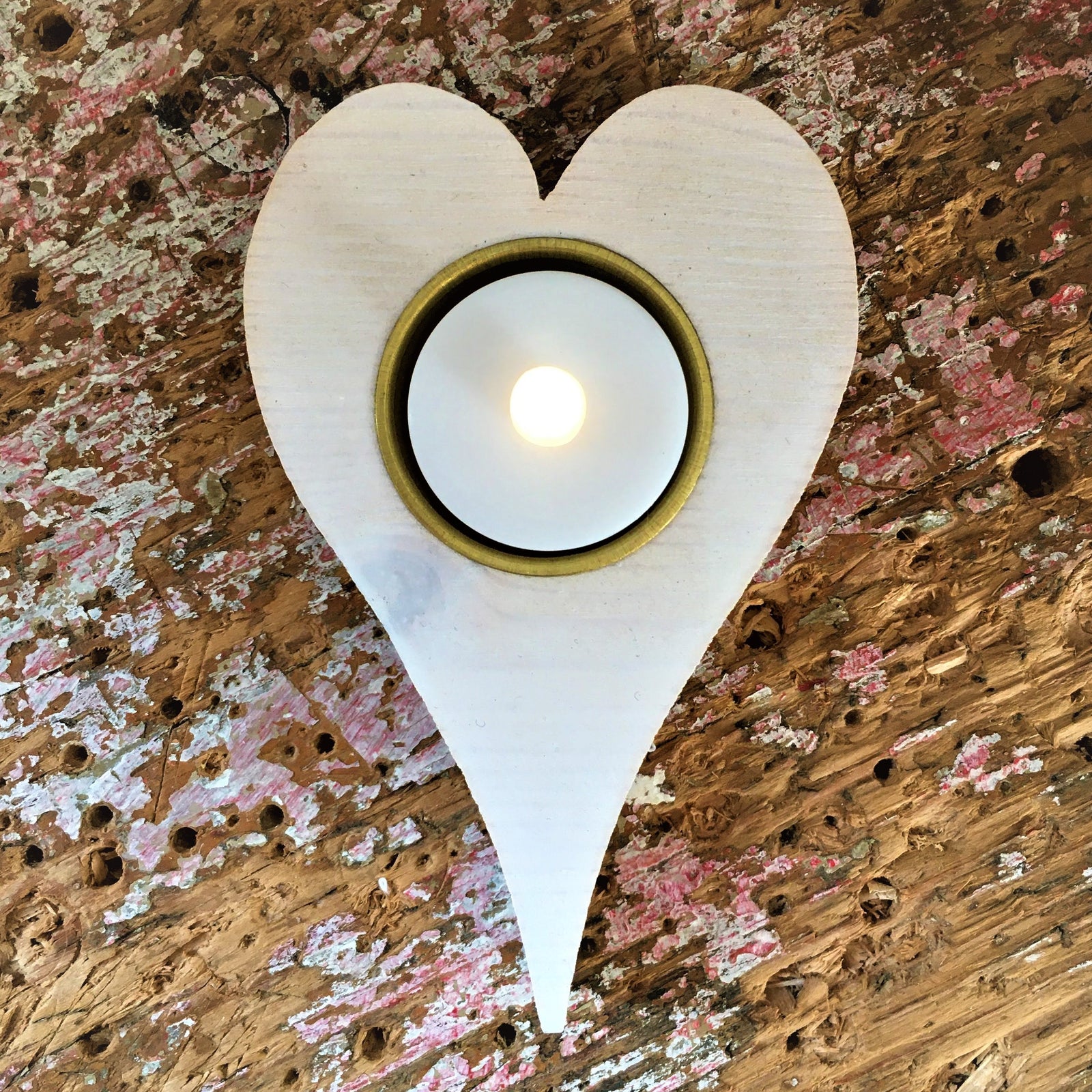 Sydän tuikkukippo yhdelle tuikkukynttilälle