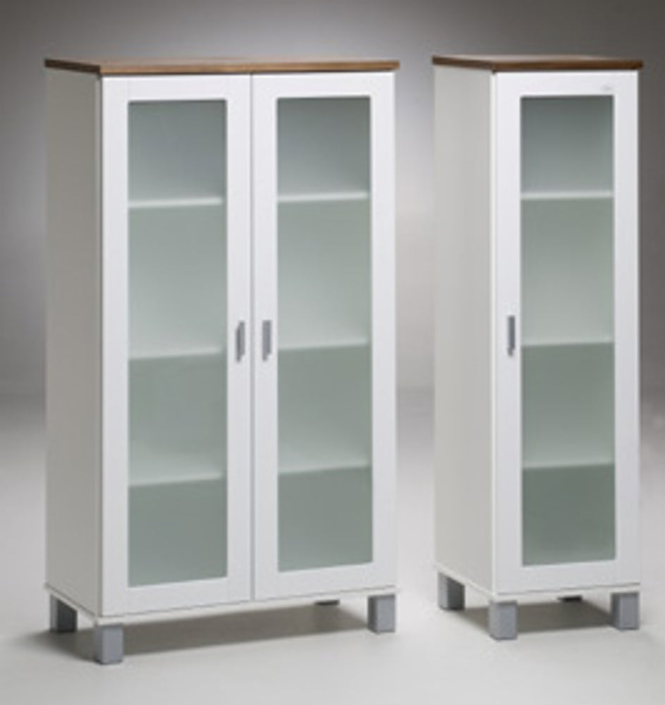 OIVAPALVELUT. Kotimainen OSMO VITRIINI ja HYLLYKKÖ kotiin tai hoivakotiin kapea ja leveä vaihtoehto, voit valita vitriinin korkeudeudeksi joko 150 tai 185 cm.  valmistetaan myös ilman ovia avo HYLLYKKÖNÄ. Useita värivaihtoehtoja.