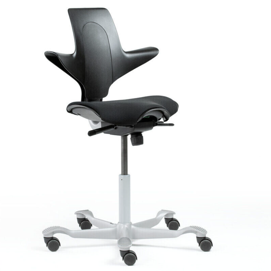 OIVAPALVELUT. HÅG Capisco Puls tuoli samat ainutlaatuiset ominaisuudet kuin HÅG Capisco, tuolissa, mutta kevyemmällä ulkonäöllä ja edullisempaan hintaan. 10 vuoden takuu.