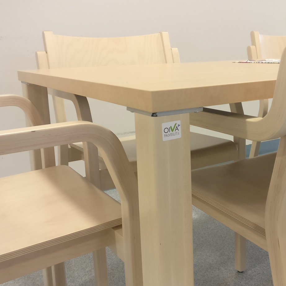 KOIVULA ESTEETÖN RUOKAPÖYTÄ MYÖS PYÖRÄTUOLIKÄYTTÖÖN, USEITA MALLEJA, KESTÄVÄ JA HELPPOHOITOINEN LAMINAATTIKANSI, OIVAPALVELUT.fi