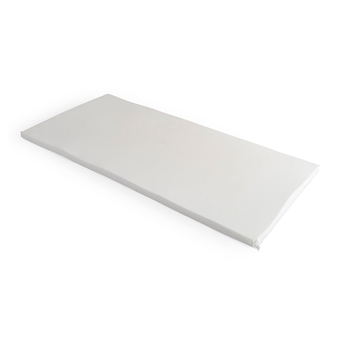 OIVAPALVELUT. Kosteussuojattu kotimainen hygieniapetauspatja kotiin tai hoivakotiin. Mukavan pehmeä ja kimmoisa vaahtomuovi takaa täydelliset unet. Päällinen voidaan desifioida tai pestä.