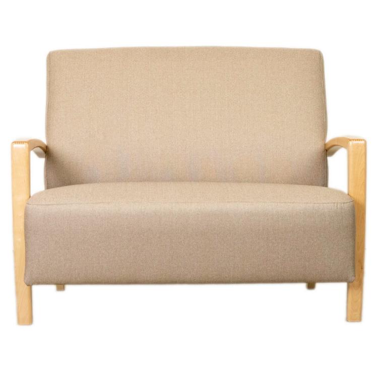 OIVAPALVELUT. Kodinomainen kosteussuojattu SULO tyylikäs hoivasohva, korotettusohva, seniorisohva kotiin tai hoivakotiin. SULO mallistossa kahden tai kolmen istuttava sohva ja matalaselkänojainen lepotuoli. Vakiona antibakteerinen kosteussuojattu verhoilu.